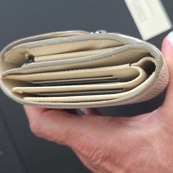 Louis Vuitton Epi Joey Wallet - Picture 3 of 15